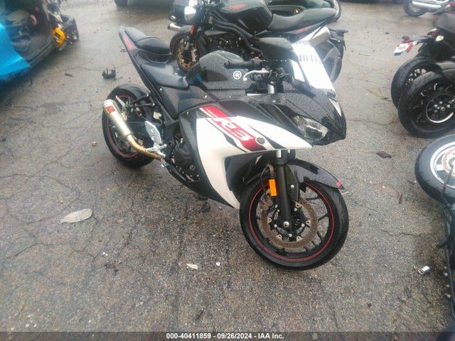 Yamaha YZFR3 2015 MH3RH06Y8FK005832 Image 13