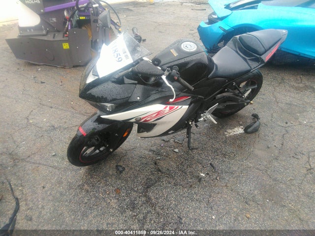 Yamaha YZFR3 2015 MH3RH06Y8FK005832 Image 14