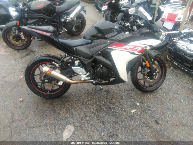 Yamaha YZFR3 2015 MH3RH06Y8FK005832 Image 24