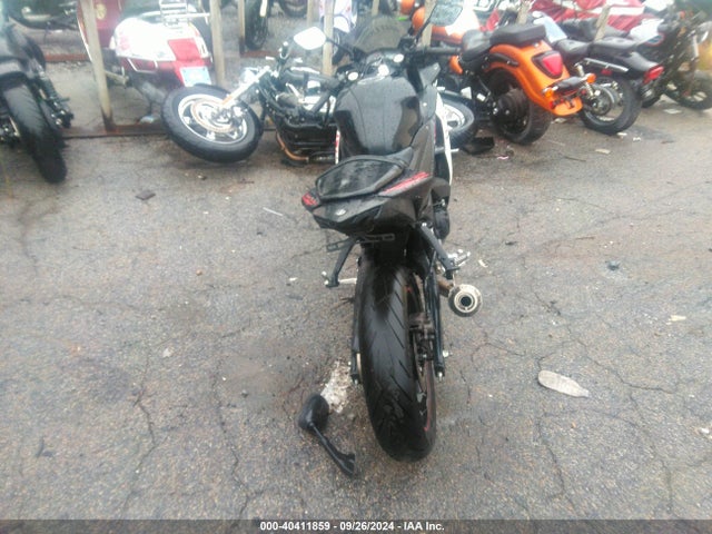 Yamaha YZFR3 2015 MH3RH06Y8FK005832 Image 18
