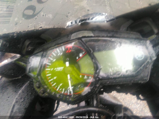 Yamaha YZFR3 2015 MH3RH06Y8FK005832 Image 19