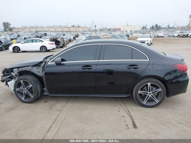 WDD3G4EB5KW017442 Mercedes-Benz A 220