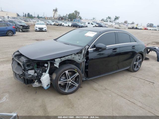 WDD3G4EB5KW017442 Mercedes-Benz A 220