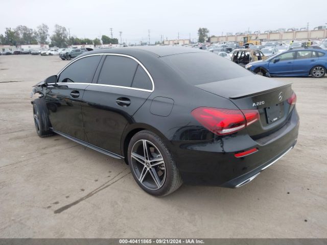 WDD3G4EB5KW017442 Mercedes-Benz A 220
