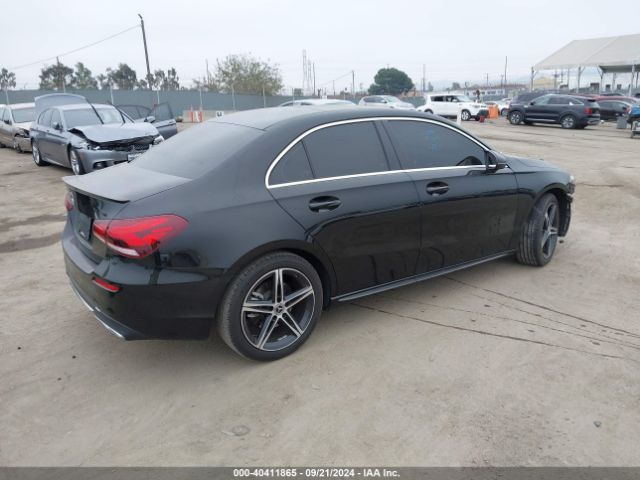 WDD3G4EB5KW017442 Mercedes-Benz A 220