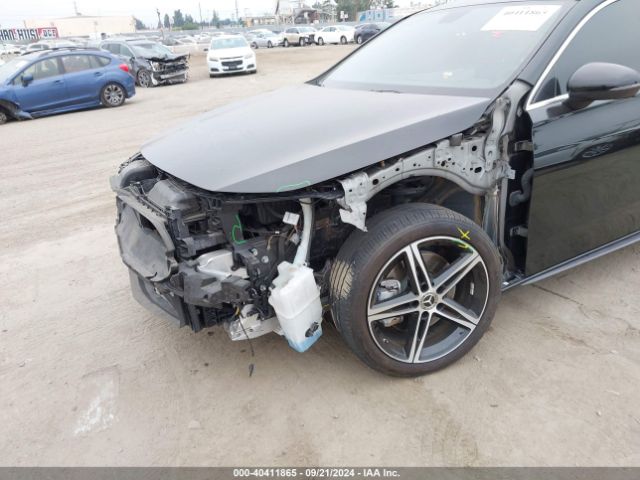WDD3G4EB5KW017442 Mercedes-Benz A 220