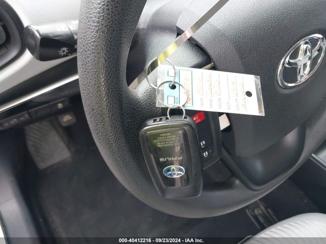 Toyota Prius Two 2016 JTDKBRFU1G3014998 Image 11