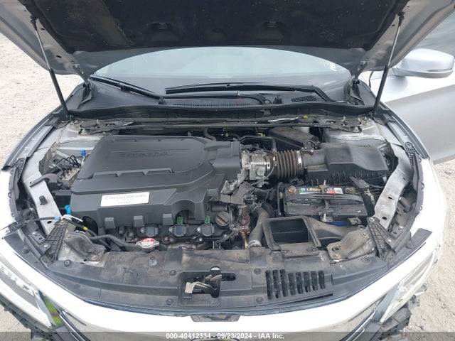 Honda Accord Touring 2016 1HGCR3F97GA027177 Image 10