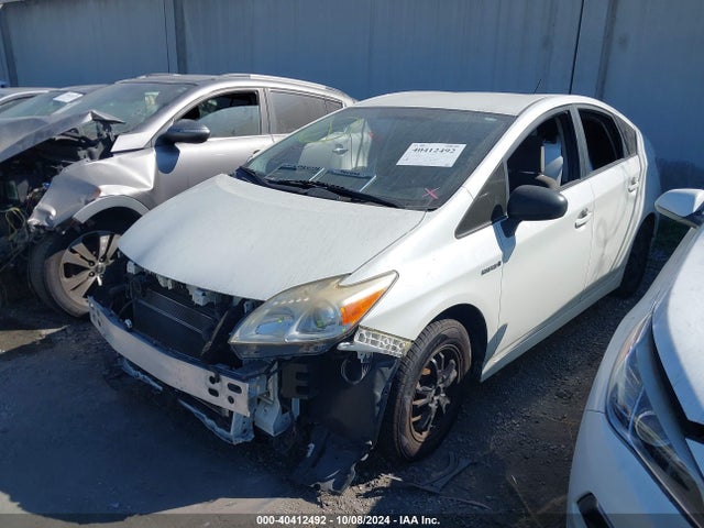 Toyota Prius Three 2015 JTDKN3DU8F0470035 Image 2
