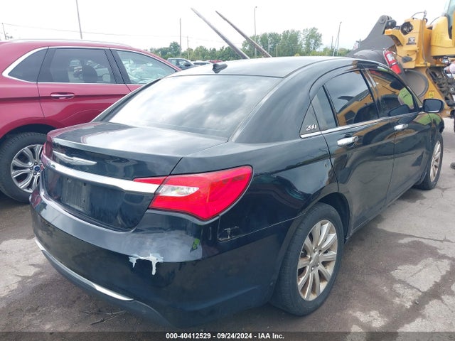 Chrysler 200 Limited 2014 1C3CCBCGXEN135428 Image 4