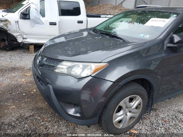 Toyota RAV4 LE 2015 JTMZFREV4FJ054662 Image 12