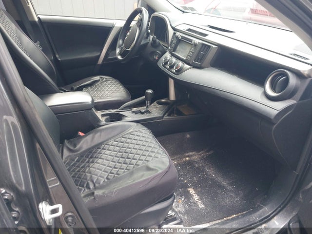 Toyota RAV4 LE 2015 JTMZFREV4FJ054662 Image 5