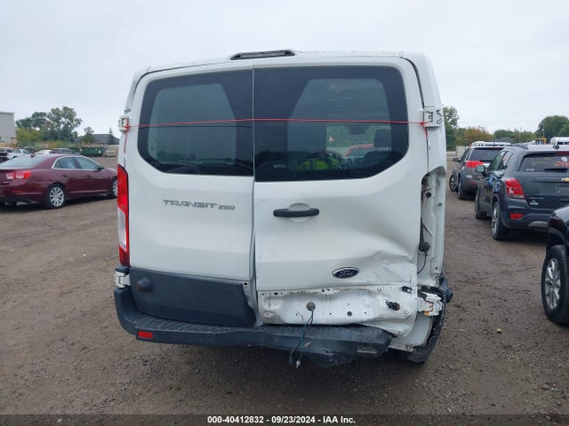 Ford Transit-250 2016 1FTYR2ZM3GKB44795 Image 17