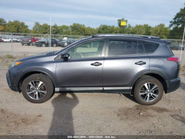 JTMRFREV7JD224486 Toyota Rav4 Xle