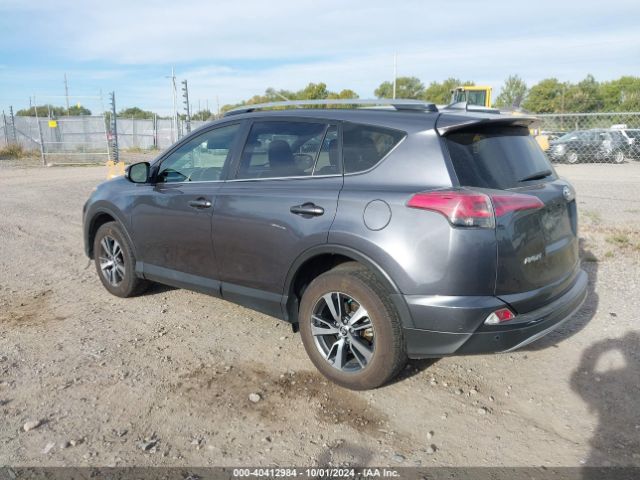 JTMRFREV7JD224486 Toyota Rav4 Xle