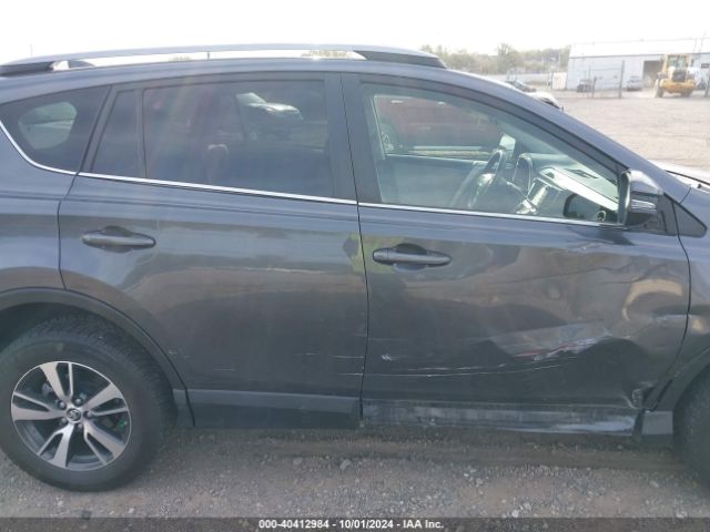 JTMRFREV7JD224486 Toyota Rav4 Xle