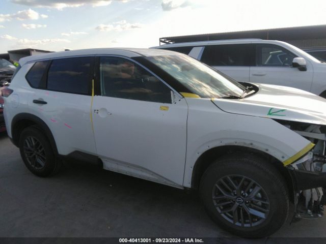 5N1BT3AA3RC670335 Nissan Rogue S Fwd