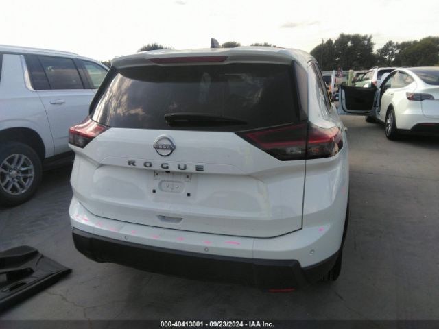 5N1BT3AA3RC670335 Nissan Rogue S Fwd