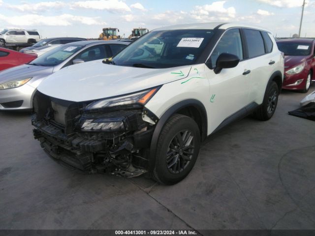 5N1BT3AA3RC670335 Nissan Rogue S Fwd