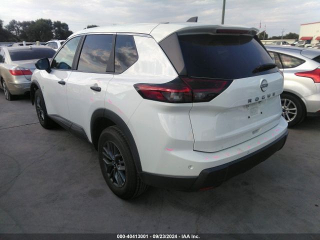5N1BT3AA3RC670335 Nissan Rogue S Fwd