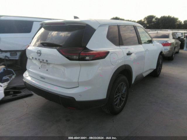 5N1BT3AA3RC670335 Nissan Rogue S Fwd