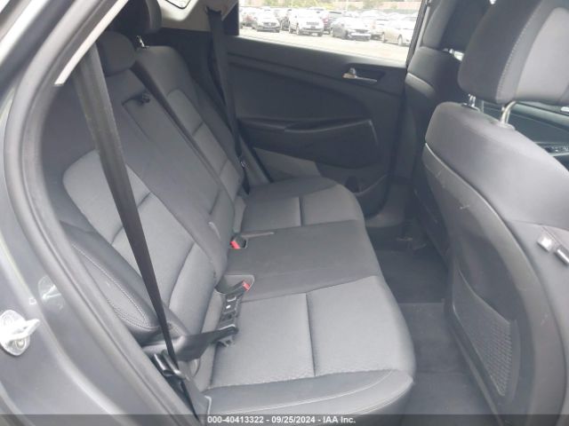 KM8J3CA48HU452762 Hyundai TUCSON SE