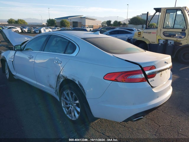 2013 JAGUAR XF SAJWA0ES1DPS87199 Photo 2