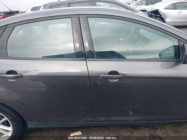 Ford FOCUS SE 2016 1FADP3F25GL235239 Image 13