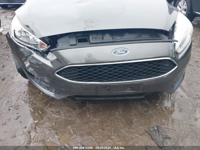 Ford FOCUS SE 2016 1FADP3F25GL235239 Image 17