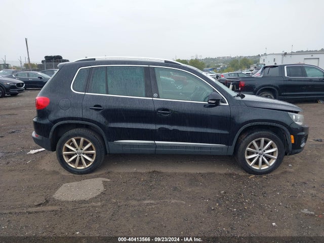 WVGSV7AXXHK025868 Volkswagen Tiguan 2.0t Wolfsburg Edition