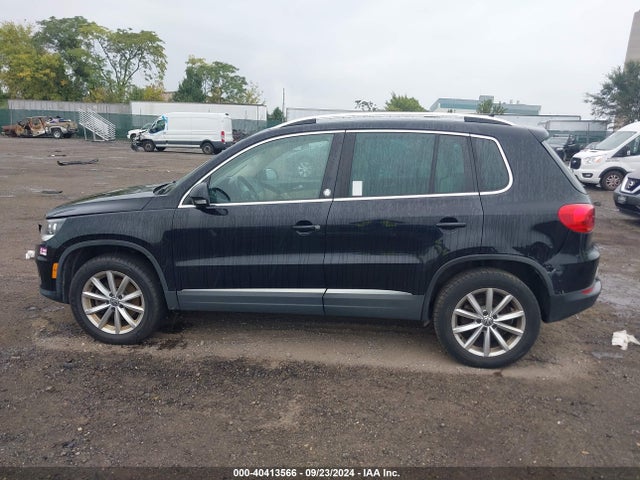 WVGSV7AXXHK025868 Volkswagen Tiguan 2.0t Wolfsburg Edition
