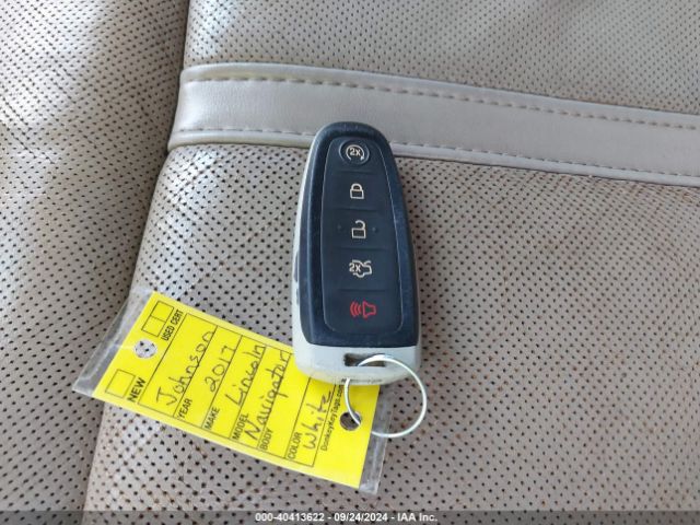 5LMJJ2HTXHEL01880 Lincoln Navigator Select