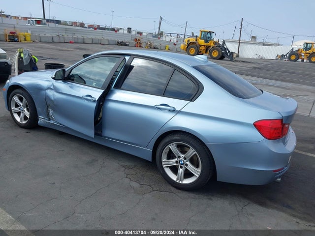 BMW 320i 2014 WBA3B1C54EP680825 Image 3