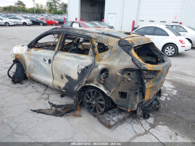 KM8J3CA49HU445125 Hyundai TUCSON SE