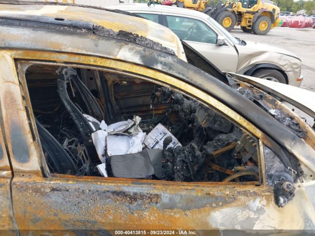 KM8J3CA49HU445125 Hyundai TUCSON SE