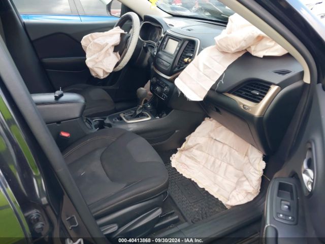 1C4PJMCB8FW515706 Jeep Cherokee Latitude