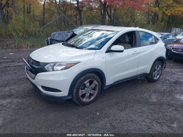 Honda HR-V LX 2017 3CZRU6H39HM706285 Image 2