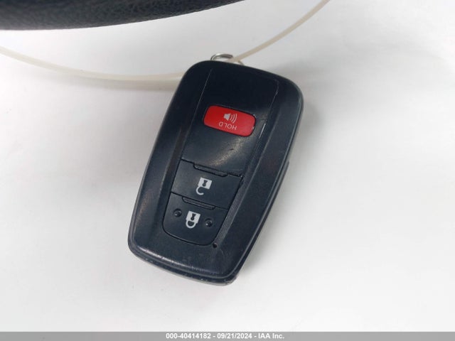 Toyota Prius Two 2018 JTDKBRFU2J3586850 Image 11