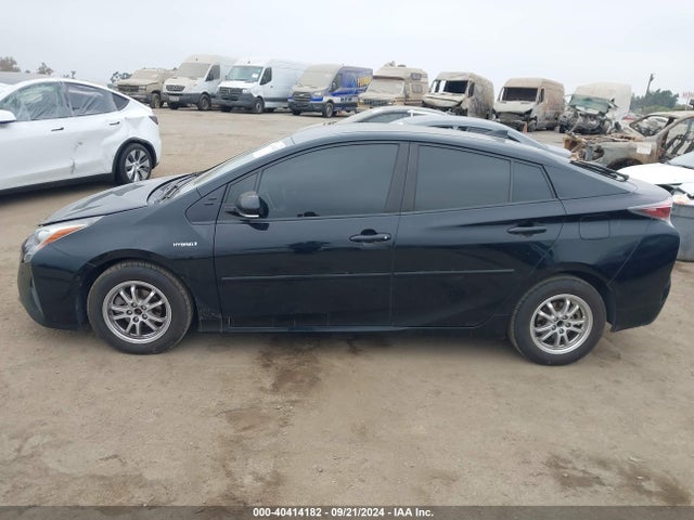 Toyota Prius Two 2018 JTDKBRFU2J3586850 Image 14