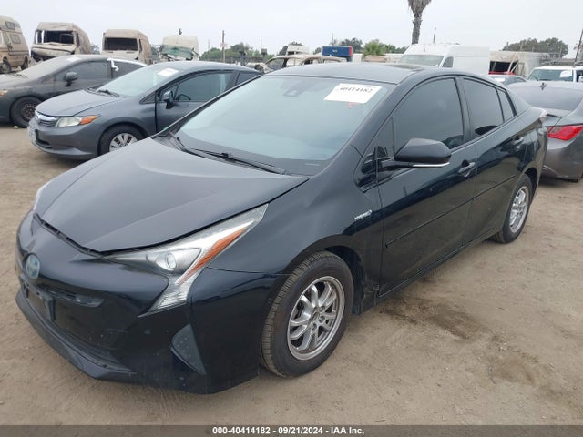 Toyota Prius Two 2018 JTDKBRFU2J3586850 Image 2