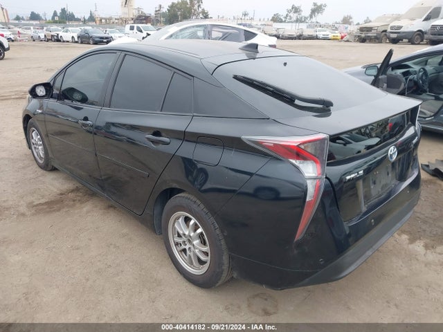 Toyota Prius Two 2018 JTDKBRFU2J3586850 Image 3