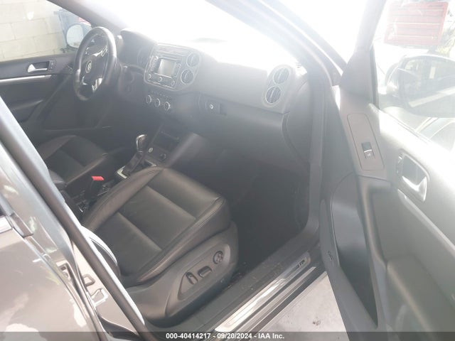 WVGBV3AX1EW047125 Volkswagen Tiguan R-line
