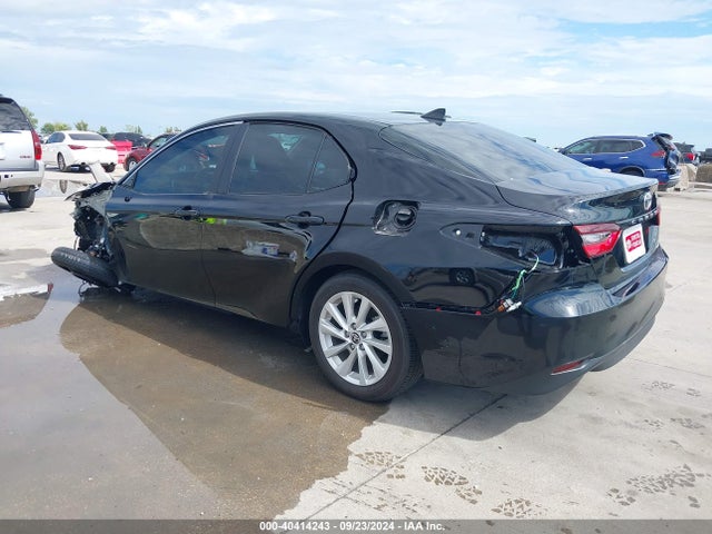 Toyota CAMRY LE 2024 4T1C11AK7RU863332 Image 3