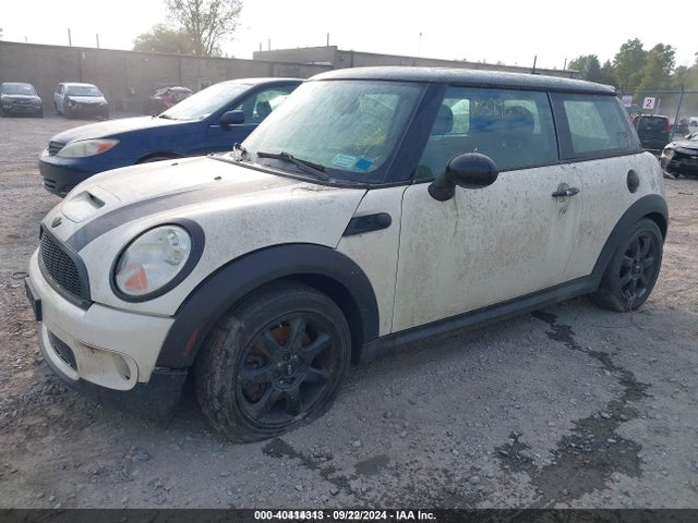 2007 MINI COOPER S WMWMF73517TL86921 Photo 1
