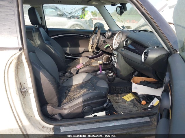 2007 MINI COOPER S WMWMF73517TL86921 Photo 4