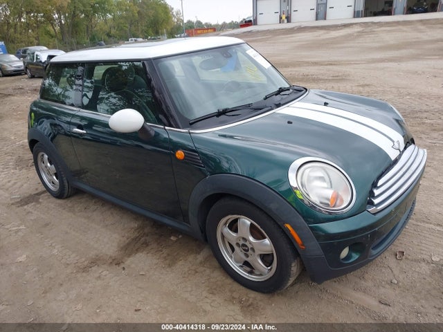 2009 MINI COOPER WMWMF33529TW71252 Photo 0