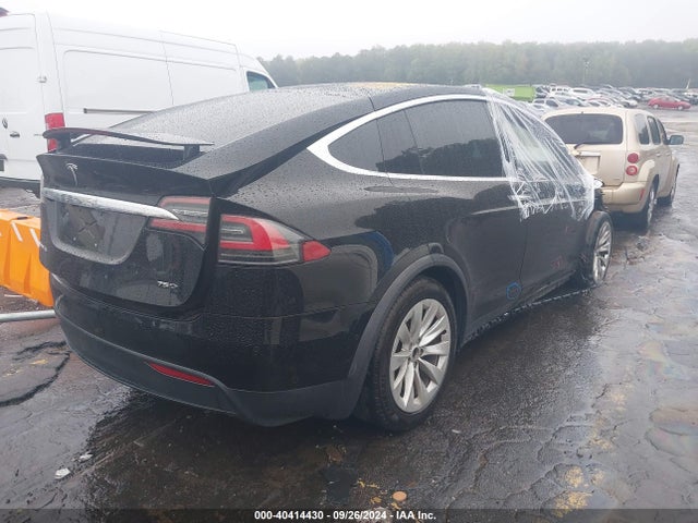 2017 TESLA MODEL X 5YJXCDE26HF044556 Photo 3