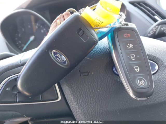 1FMCU0GD0KUA17303 Ford ESCAPE SE