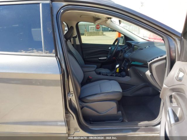 1FMCU0GD0KUA17303 Ford ESCAPE SE