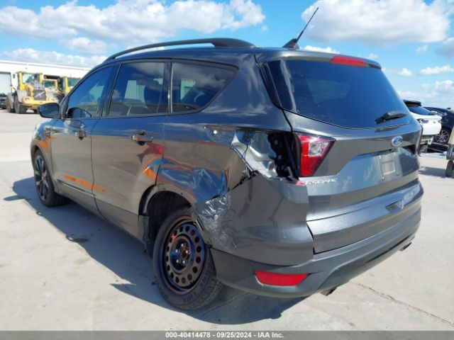 1FMCU0GD0KUA17303 Ford ESCAPE SE